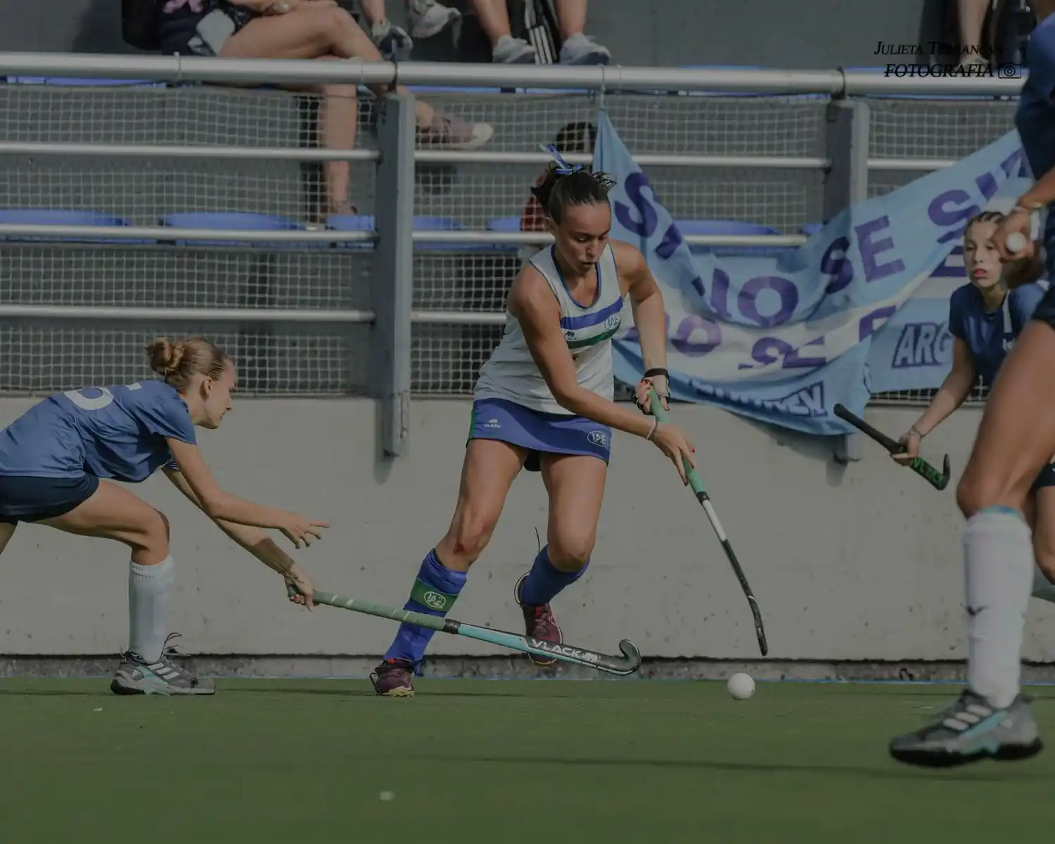 Rosario Amore jugando para IAE Club.