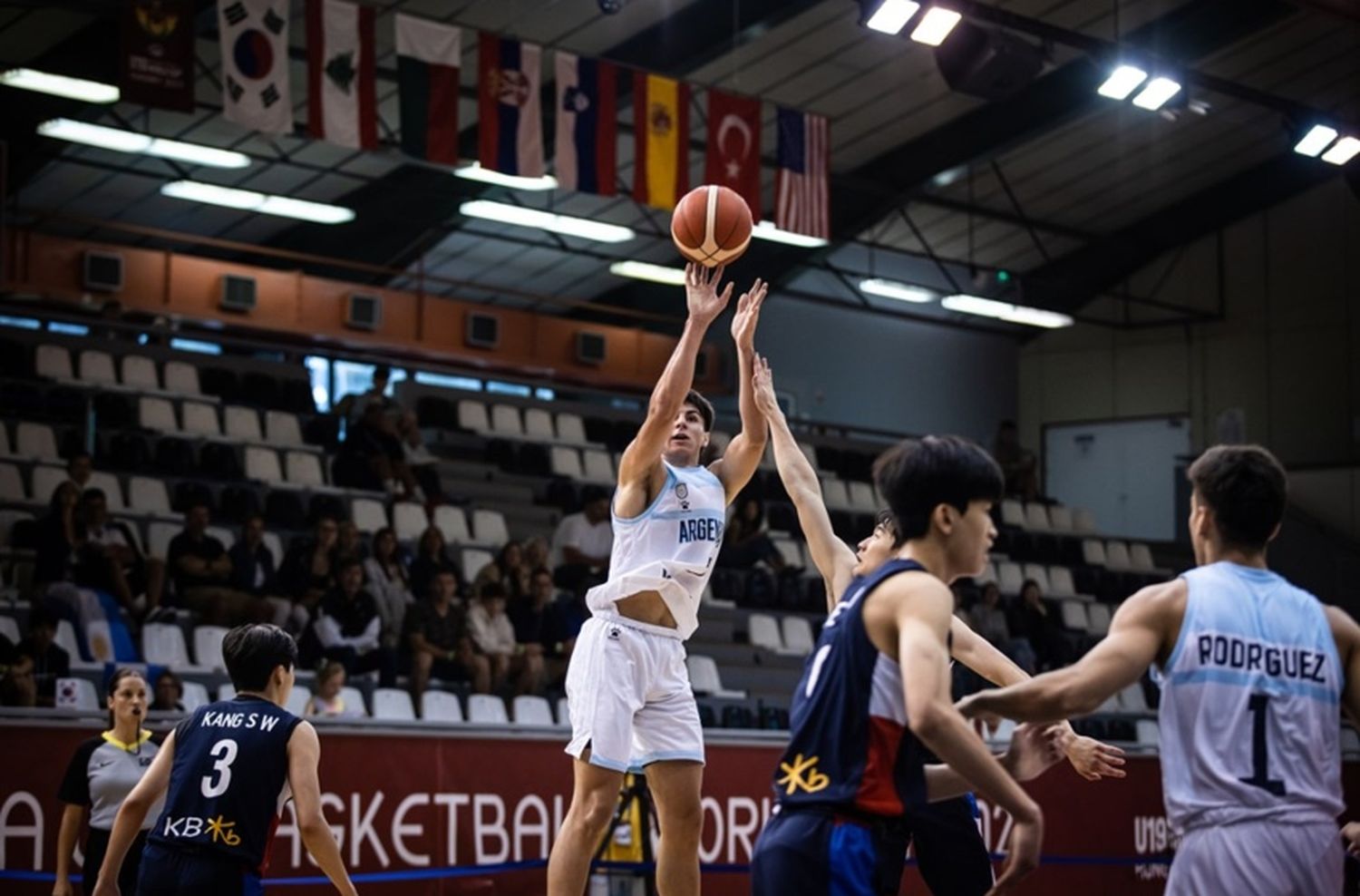 Con el marplatense Fresno, Argentina clasificó a los octavos de final del Mundial U19 de Hungría