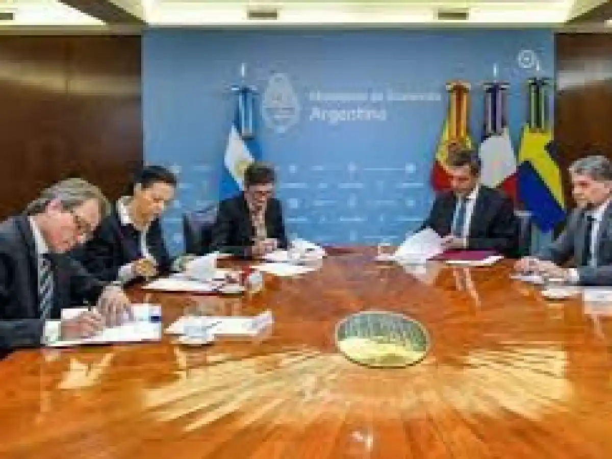 La Argentina firmó tres nuevos acuerdos con relación a la deuda con el Club de París