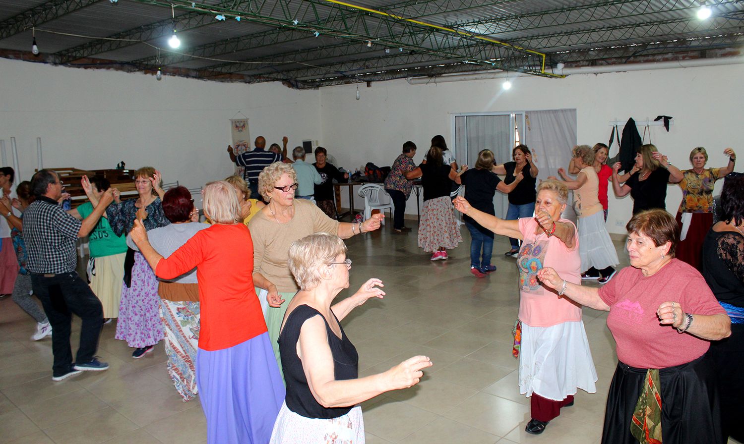 Folklore. Baile de carácter tradicional y popular.
