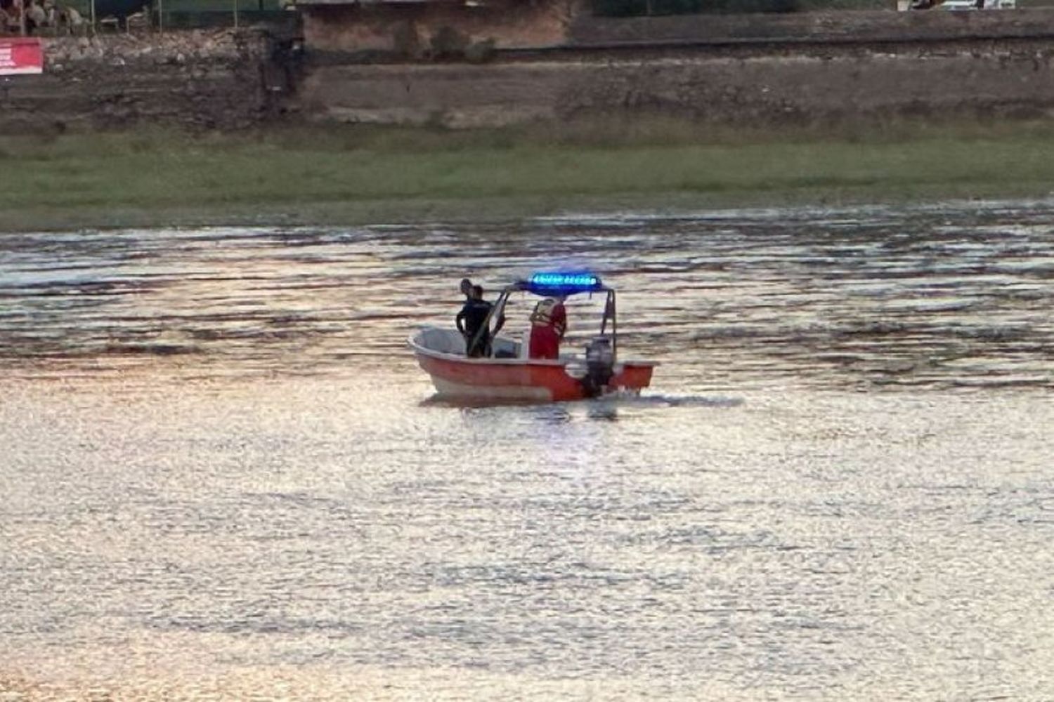 Un hombre se tiró al río en medio de la crecida en Villa Carlos Paz: sigue la intensa búsqueda