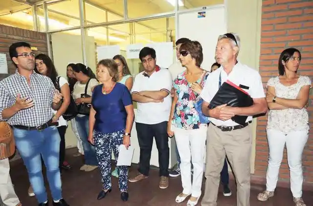 Homenaje a Manzán en la Escuela de Comercio

