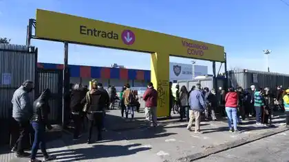 Especialistas creen que la mujer fallecida en el vacunatorio pudo haber sufrido un "shock anafiláctico"