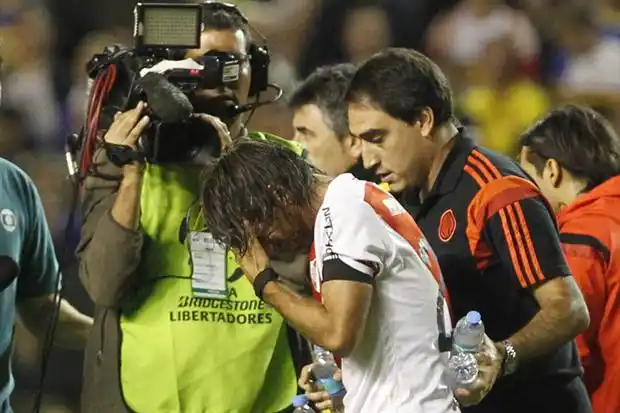 "Estamos quemados, no podemos ver", la queja de los jugadores de River