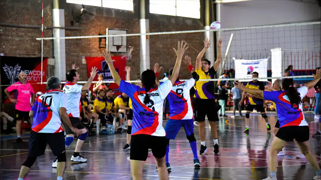 Alumni vivió un fin de semana intenso con el Newcom