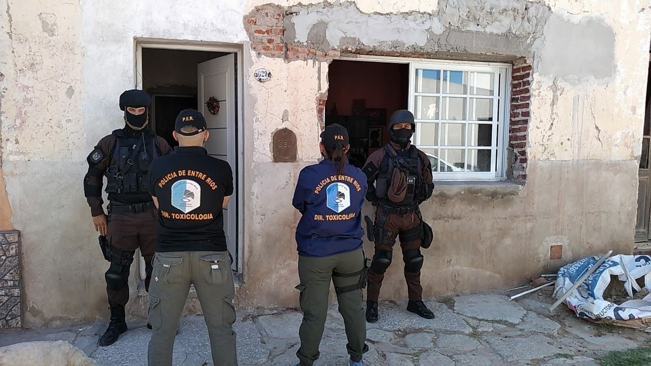 Cuatro personas detenidas en el marco del operativo por narcomenudeo en Victoria