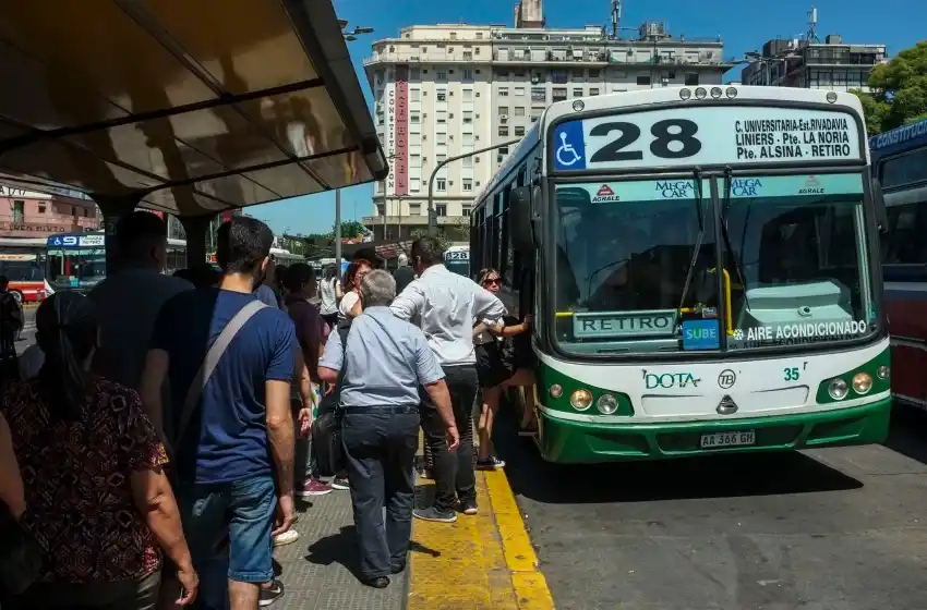 Habrá paro en 80 líneas de colectivos del AMBA: exigen $350 mil de sueldo mínimo