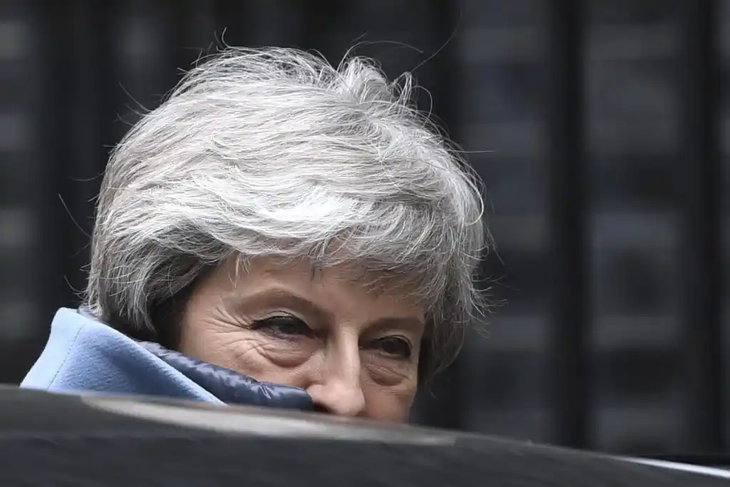 La premier Theresa May puso su cargo sobre la mesa para salvar el acuerdo de Brexit