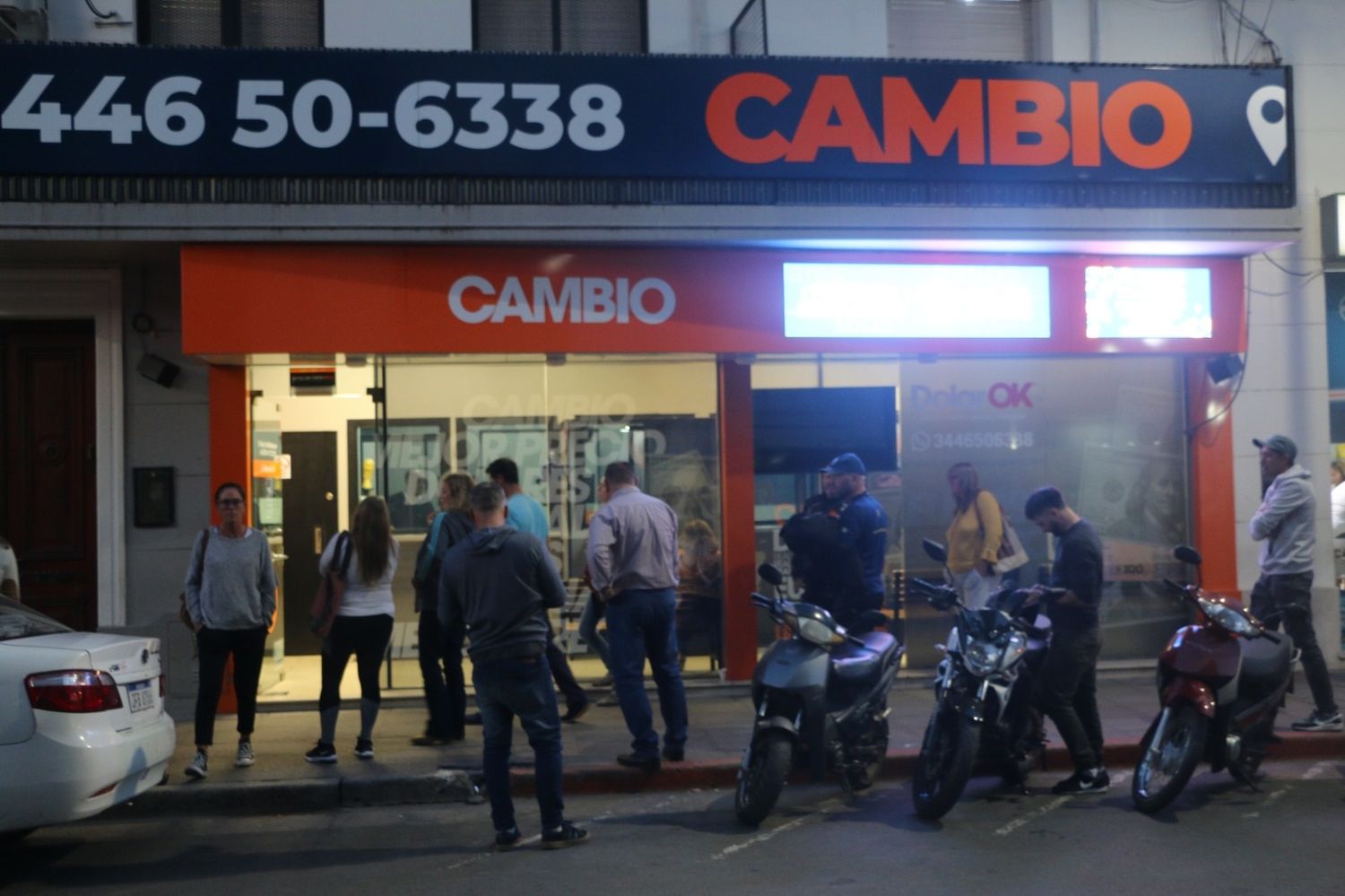 Por la subida del Dólar Blue, las casas de cambio de la ciudad tuvieron un inusitado movimiento