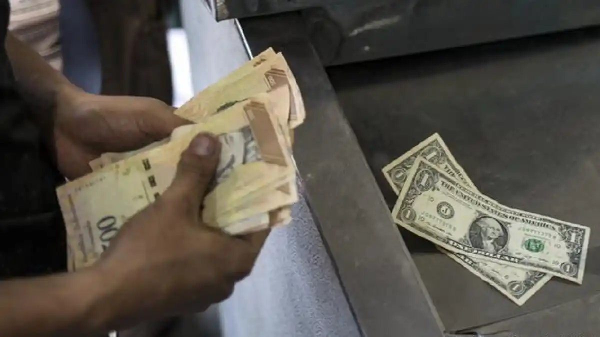 NO ALCANZA PERO AYUDA: esta es la propuesta de los expertos para el salario mínimo en Venezuela