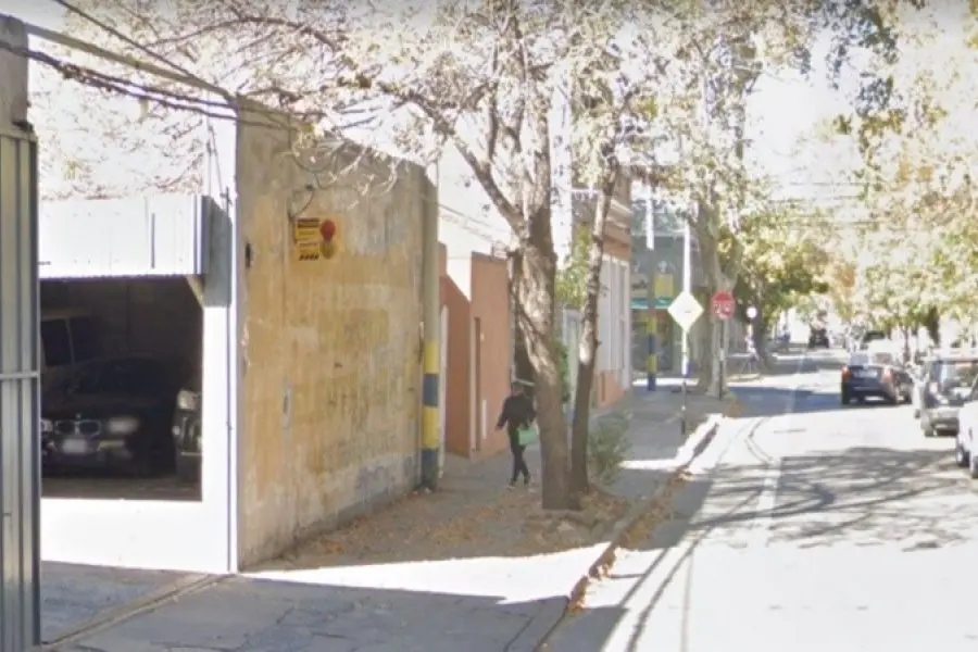 Impactante asalto comando en Arroyito: varios ladrones robaron cuatro autos de una cochera