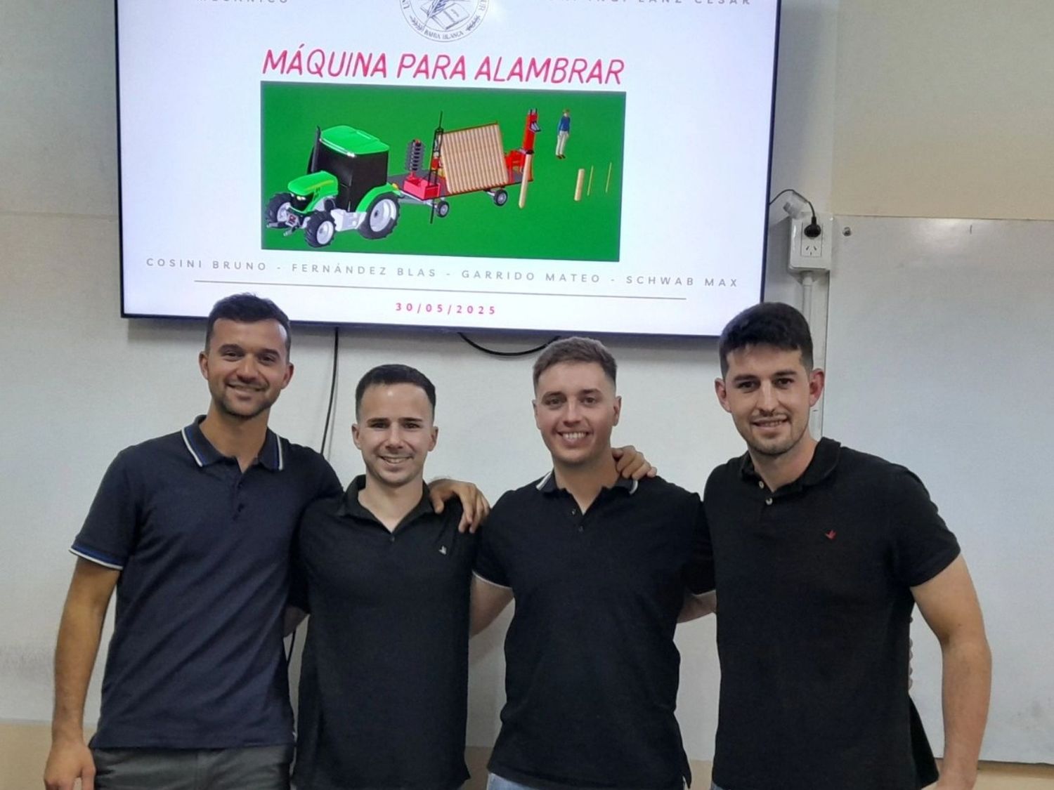 EL ECO CAMPO: Jóvenes ingenieros crearon una máquina alambradora que promete gran innovación