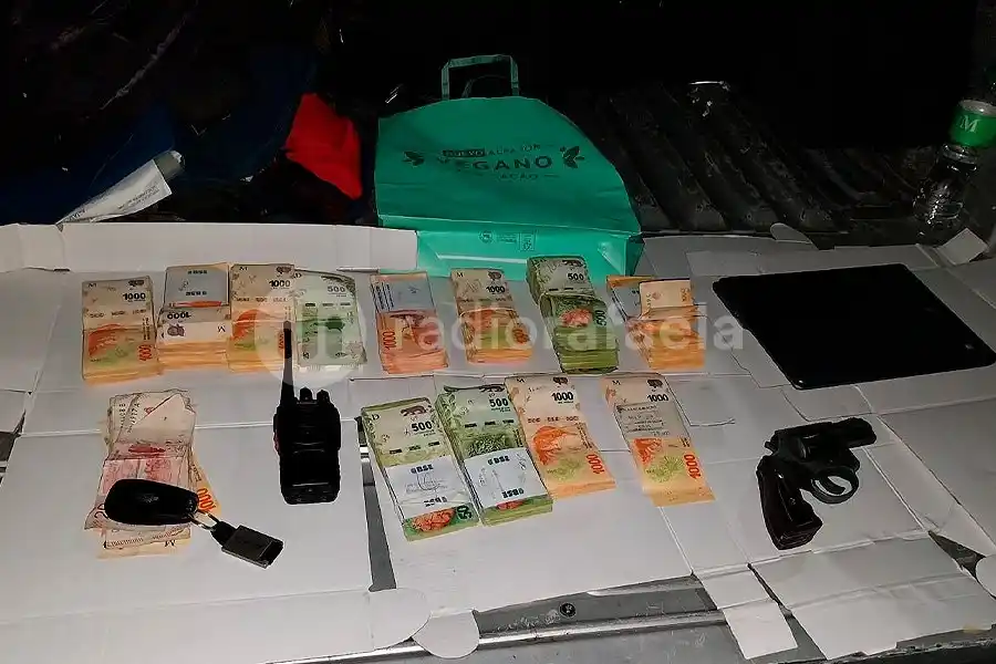 Viajaban por una ruta santafesina armados, con un handi y millones de pesos: dos detenidos
