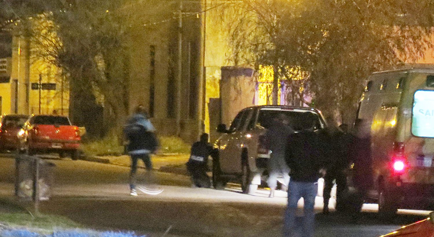 Tensión en la noche de Balcarce: Estaba armado, se atrincheró, amenazó y disparó contra la policía