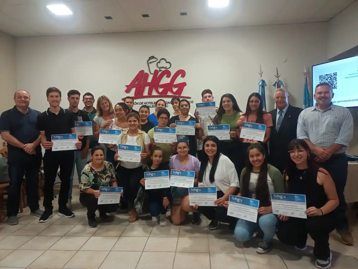 La Asociación de Hoteleros y Gastronómicos brindó cursos de "Mozos y Camareras"