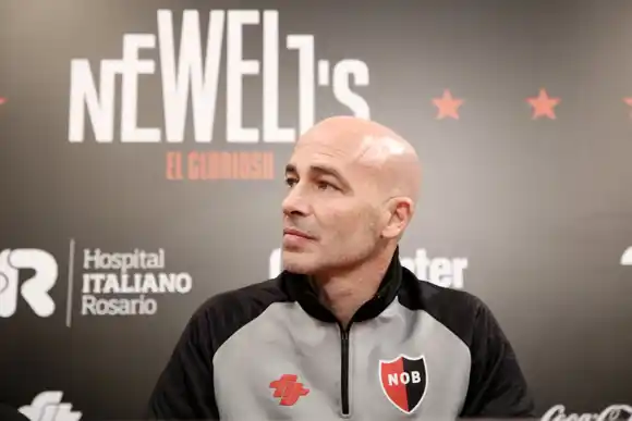 Presentaron a Méndez como DT de Newell's: "Hay un buen equipo, tenemos que levantar en lo anímico y en lo futbolístico"