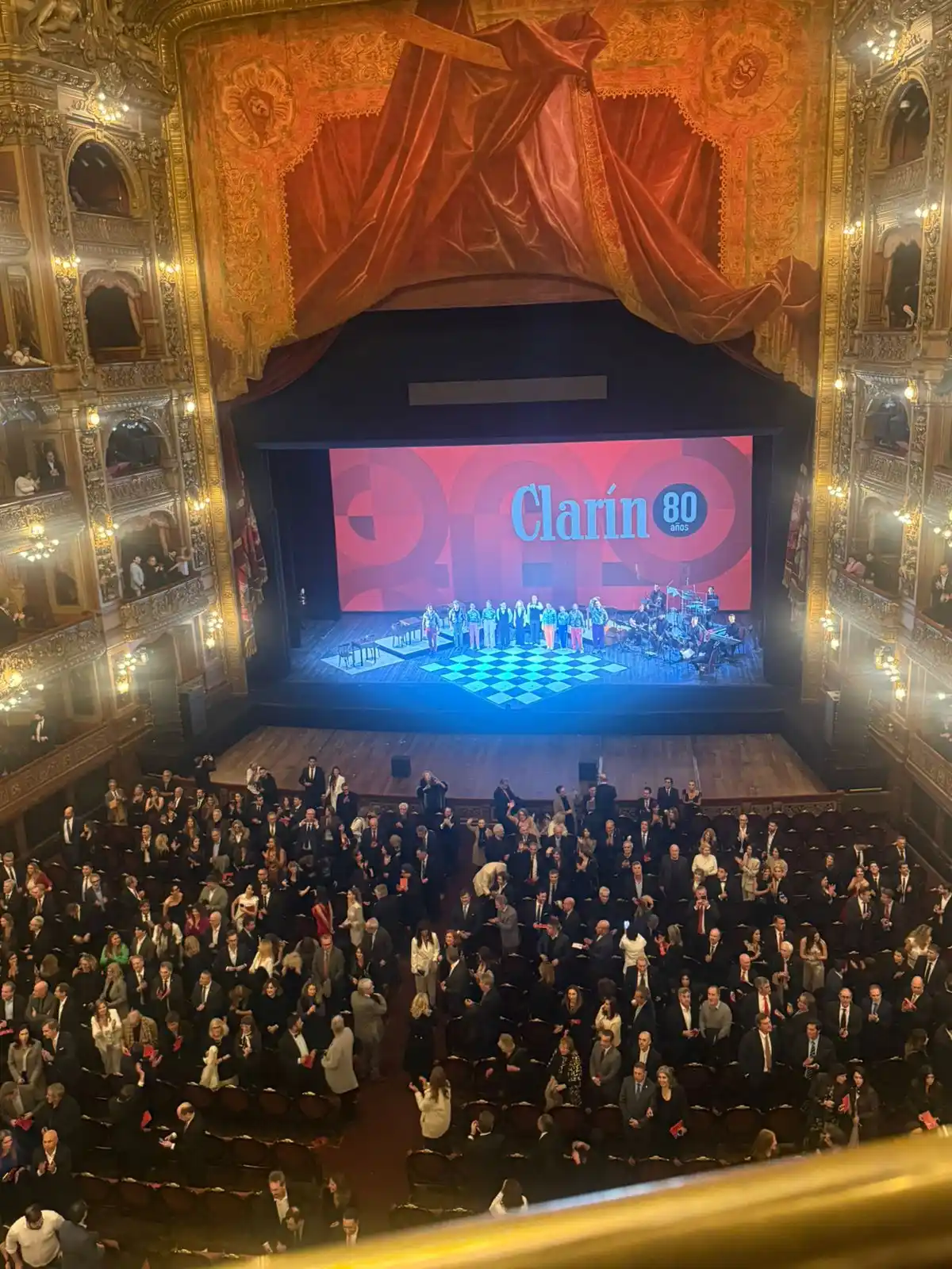 Arte e Historia por los 80 años de Clarín en el Teatro Colón