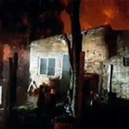 Federal: hospitalizaron a un joven tras incendio en su vivienda