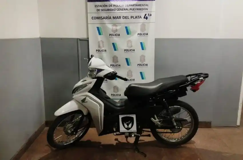 Circulaba en una moto robada, quiso escapar y lo atraparon
