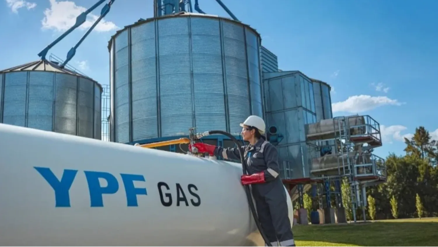 El proyecto que impulsan YPF y Petronas promete generar miles de puestos de empleo.