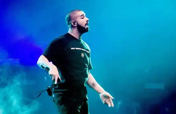 Drake usa una franela de Venezuela y Greivis Vásquez le responde