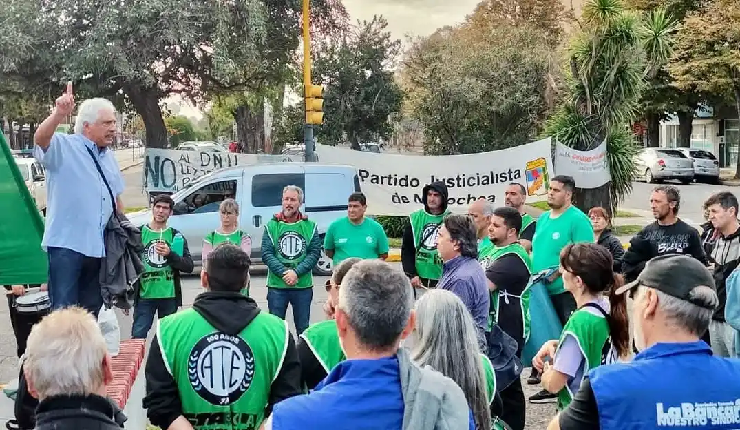 Movilización. La que se hizo el miércoles 9 en nuestra ciudad, en 59 y 64, en apoyo a los jubilados, en el plan de lucha dispuesto por la CGT