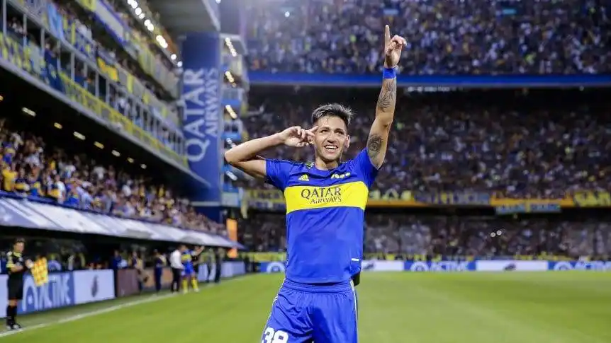 Boca Juniors venció a Sarmiento y está cada vez más cerca de la Copa Libertadores