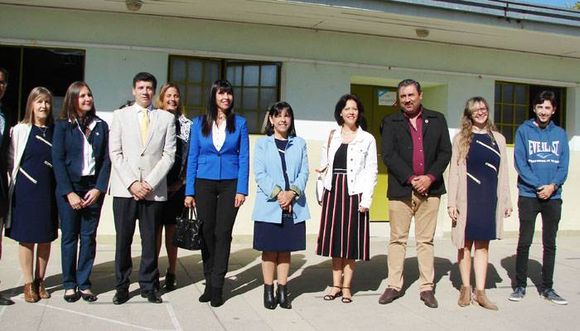 La embajadora de Francia visitó el Instituto Superior  en Disciplinas Industriales y Ciencias Agropecuarias