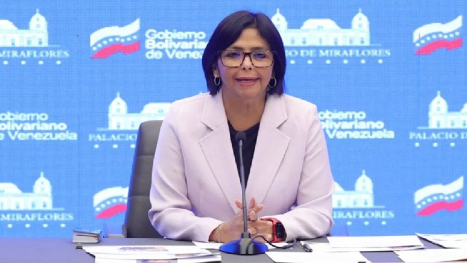 “LA MISERIA HUMANA”: con indignación reaccionan las RR. SS. contra Delcy Rodríguez y estas son las razones