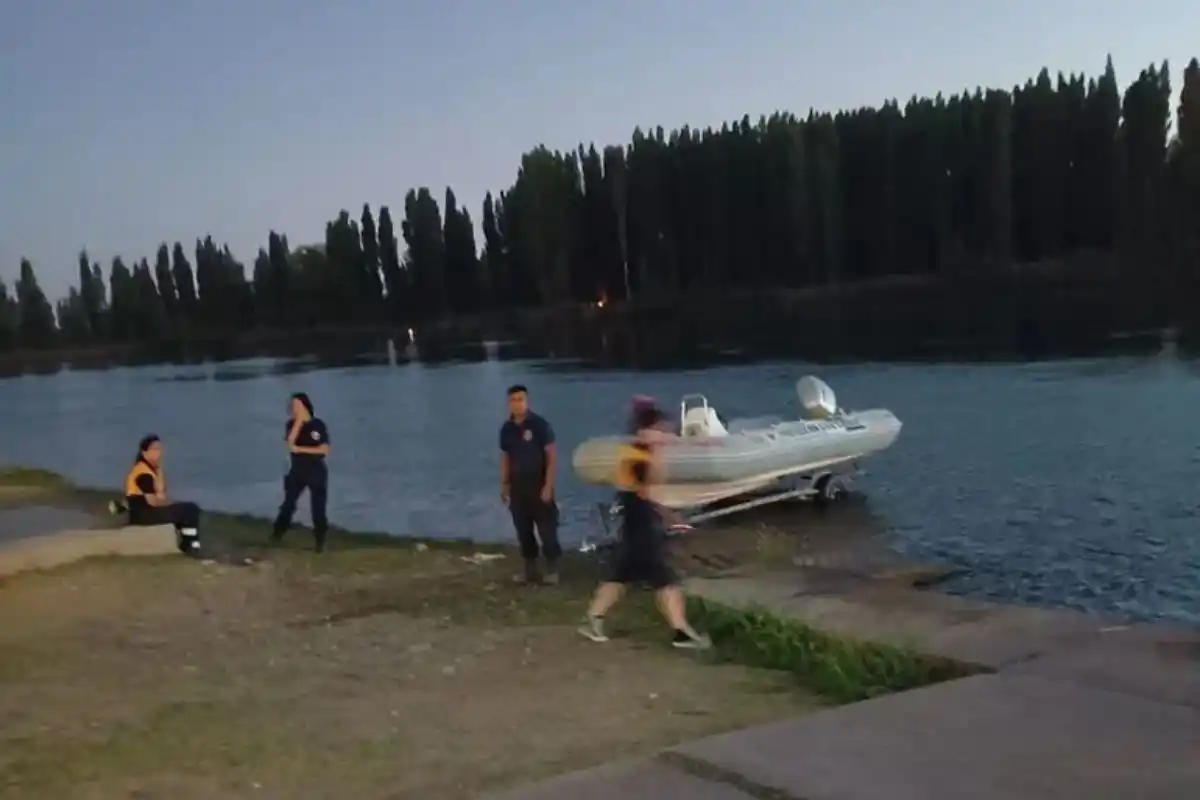 La menor ingresó al agua y no volvió a ser vista.