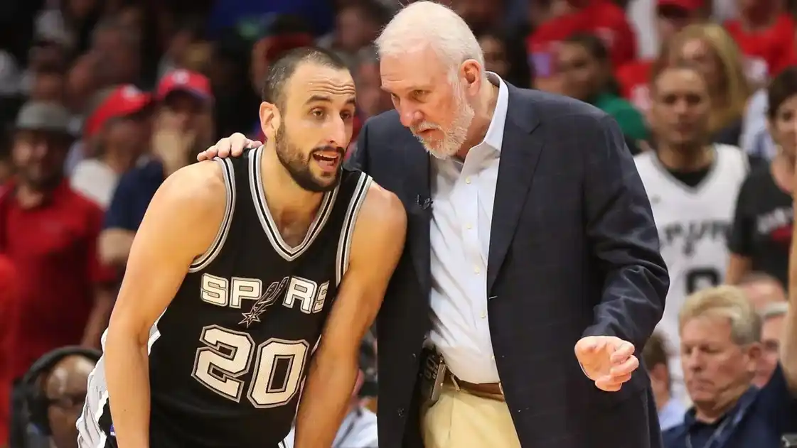 "Pop" le da indicaciones a Manu, en los cuartos de final de la temporada 2015. Foto: Archivo La Nueva.