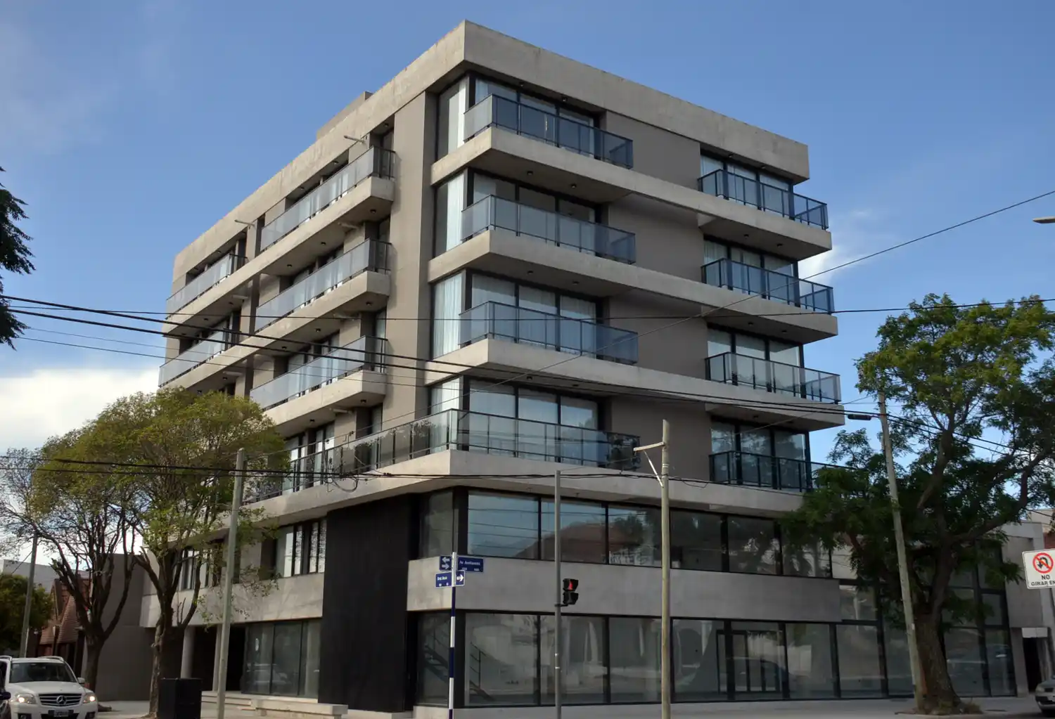 Edificio Avellaneda y Roca - 7