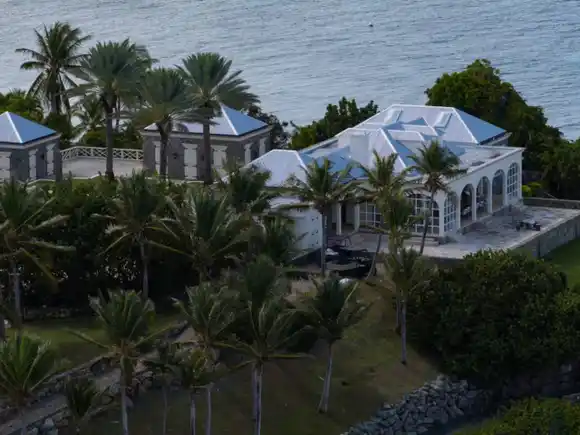 Legisladores demócratas publican fotos y videos inéditos de la mansión de Jeffrey Epstein en su isla privada