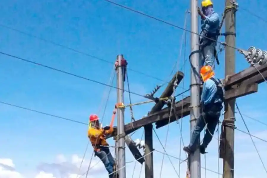 Se cumplieron diez días: dos localidades  se encuentran sin energía eléctrico y con caminos intransitables 