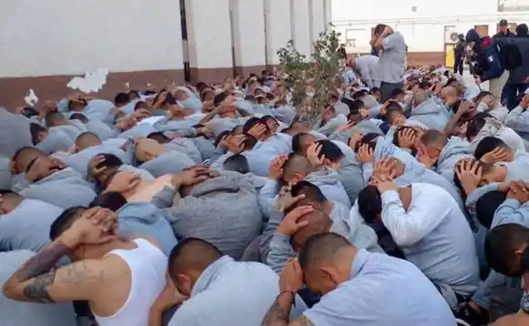 Más de 19 muertos y 25 fugados en una cárcel de  Ciudad Juárez en México