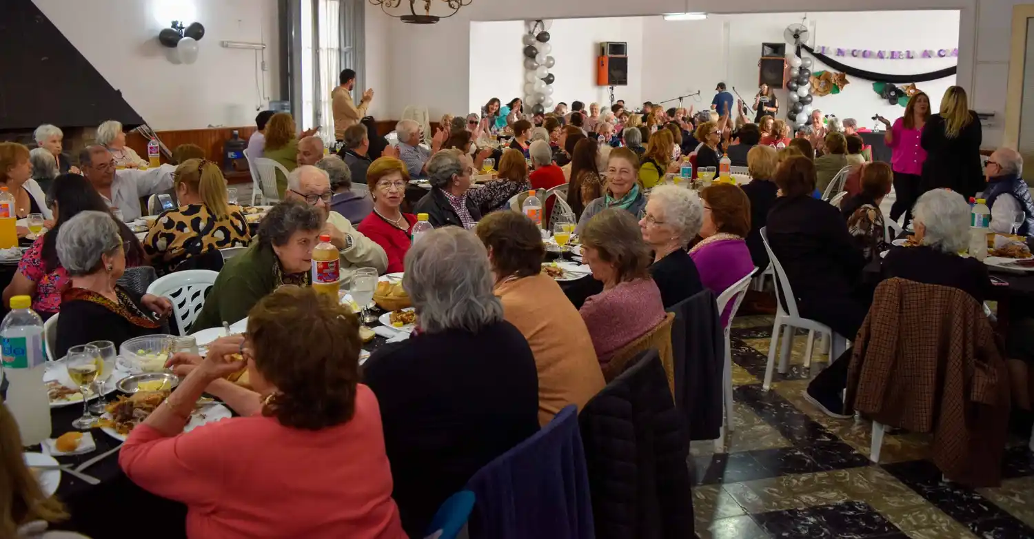 Abuelos festejaron el Día Nacional de la Ancianidad