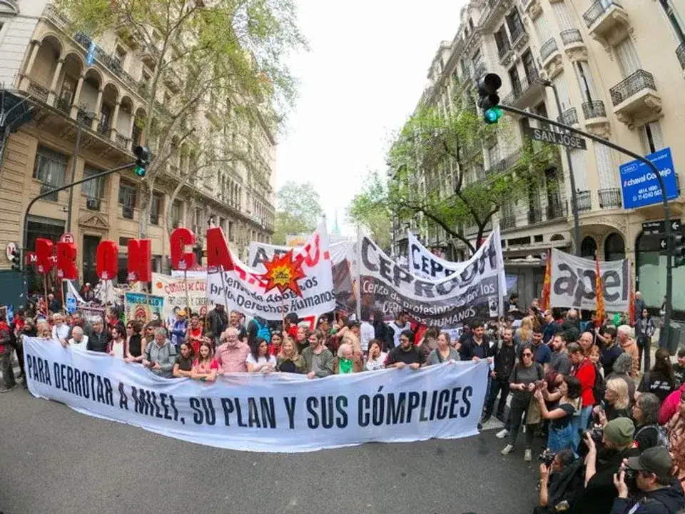 La izquierda realizó en Buenos Aires la denominada “Marcha de la Bronca”.
