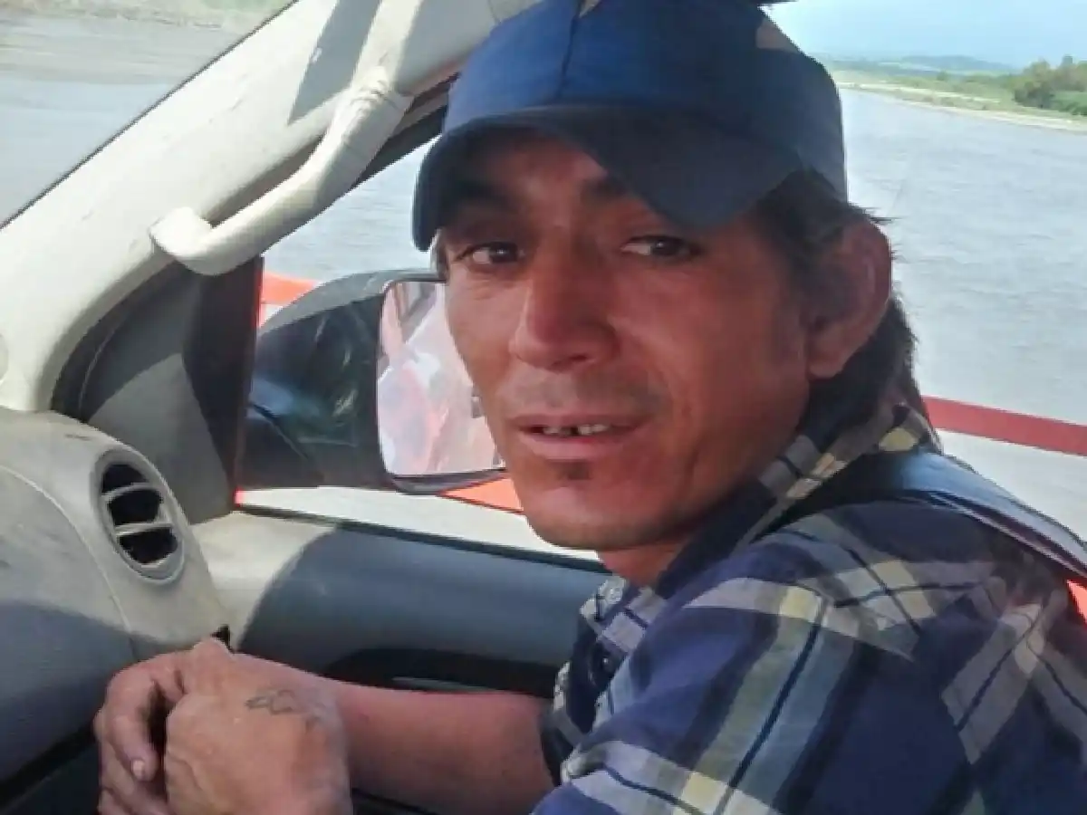 Se arrojó de un puente y salvó a una nena de morir ahogada