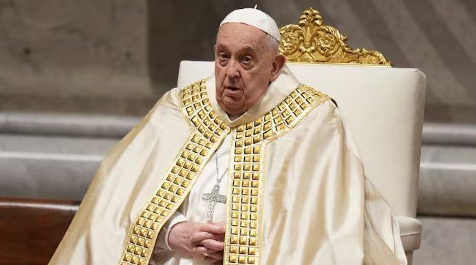 El papa Francisco sufre “una infección polimicrobiana del tracto respiratorio”