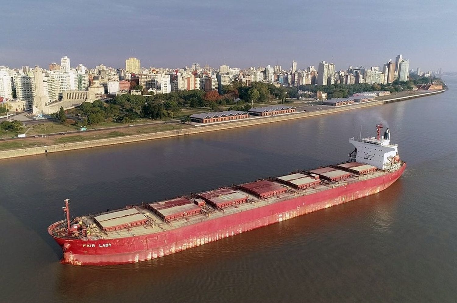 En Rosario se monitorea a diario el comportamiento del río. Foto: Archivo