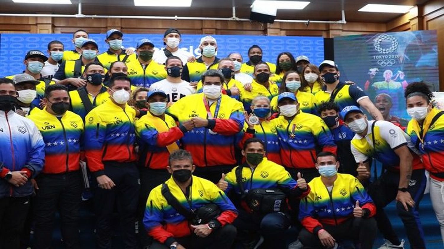 ABANDONO Y PROMESAS INCUMPLIDAS: lo que hay detrás de la «generación de oro» de la que Maduro se jacta