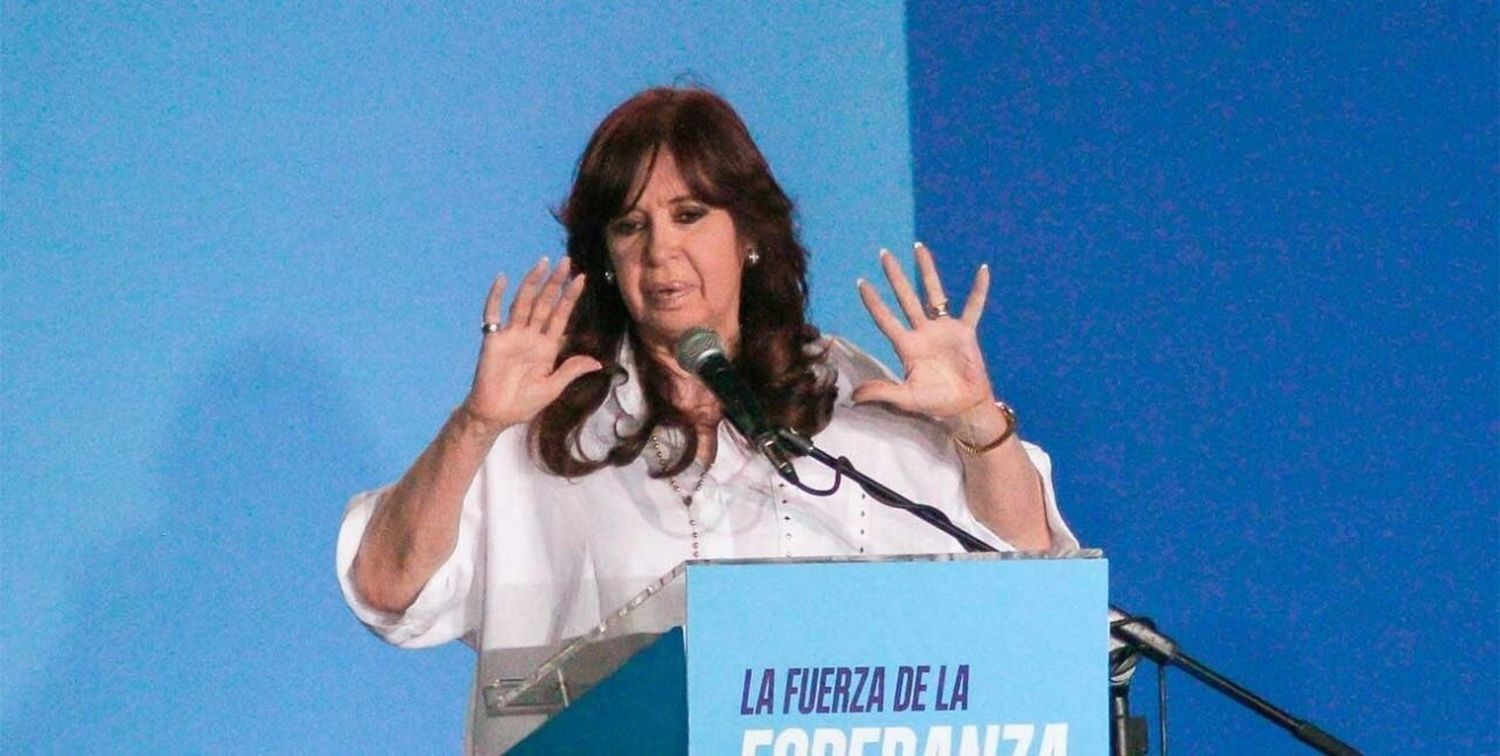 ¿Cristina Kirchner proscripta? Dos ministros del gabinete nacional contradicen posturas