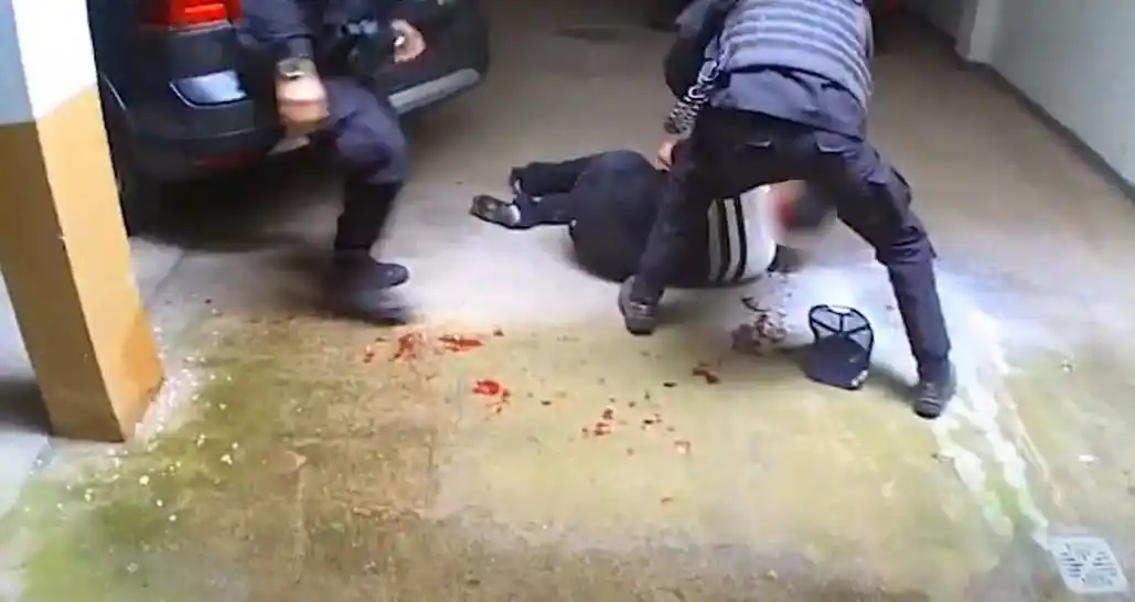 El uso de la Taser  permitió salvar la vida de un hombre que se estaba provocando lesiones con un arma blanca.