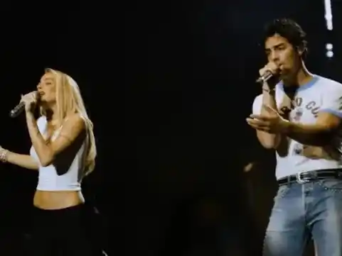 Tini se subió al escenario con los Jonas Brothers y desató la locura en Buenos Aires