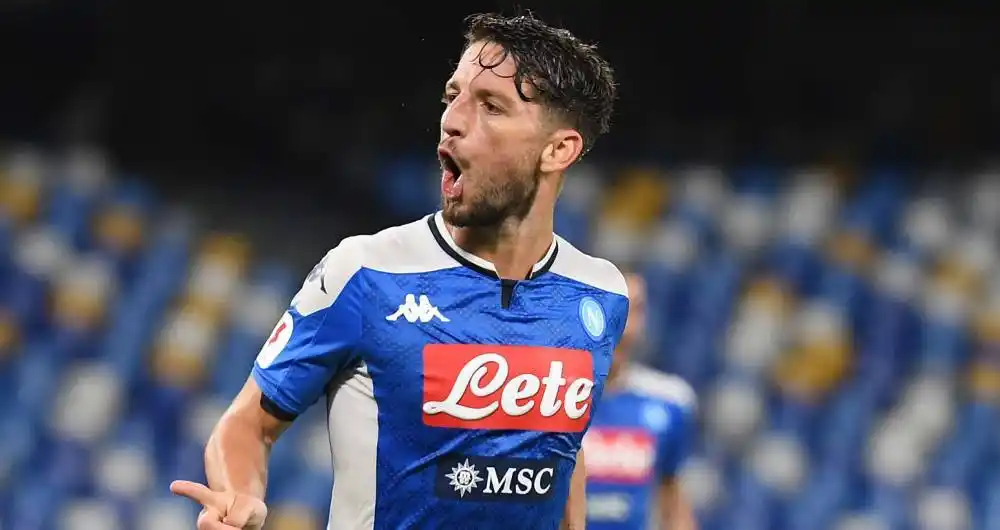 Maradona felicitó a Mertens, el nuevo goleador histórico de Napoli