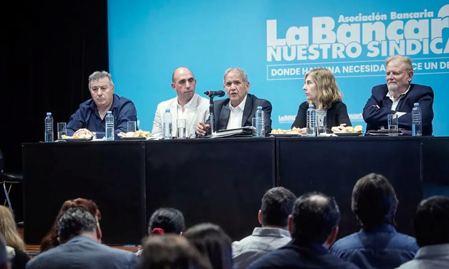 Plantados. Así se mostró el gremio de la bancaria, ante la posibilidad de privatizaciones de la banca pública.
