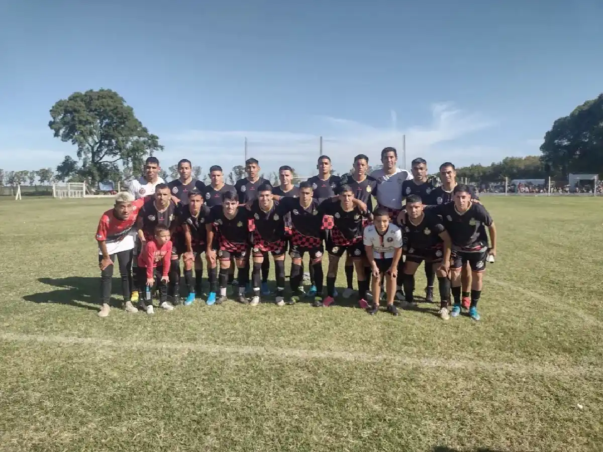 La Hidráulica juega en Esmeralda