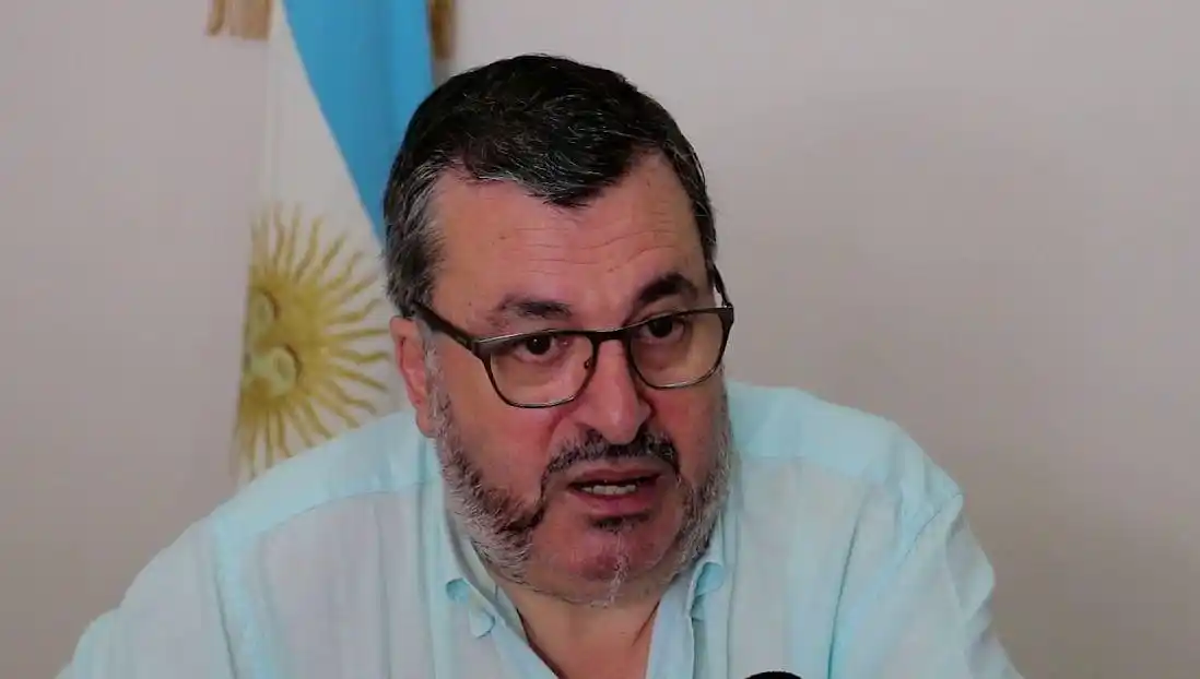 Intendente de Alem: "No hay razón para que un docente desembolse recursos de su bolsillo porque los colegios no están asistidos"