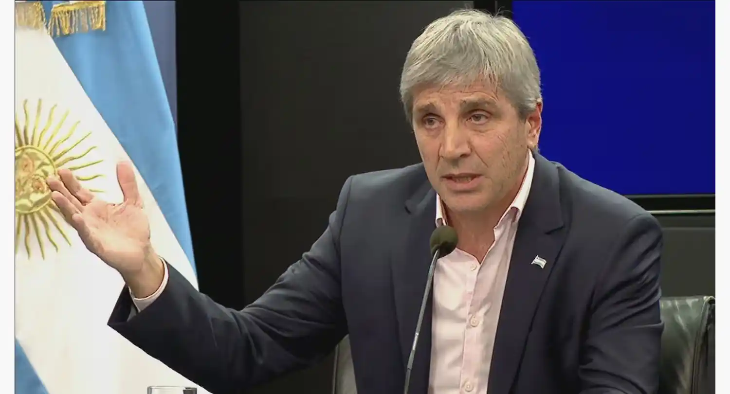 El ministro de Economía aseguró que  “nos hemos enamorado del orden económico” y de “no generarle problemas a la gente”.