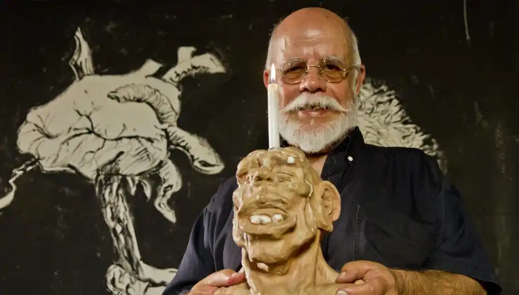 El artista plástico recopila en este libro una serie de imágenes inéditas, dibujos, ilustraciones, entradas, afiches, textos y recortes periodísticos sobre los Redondos entre 1977 y 1992.